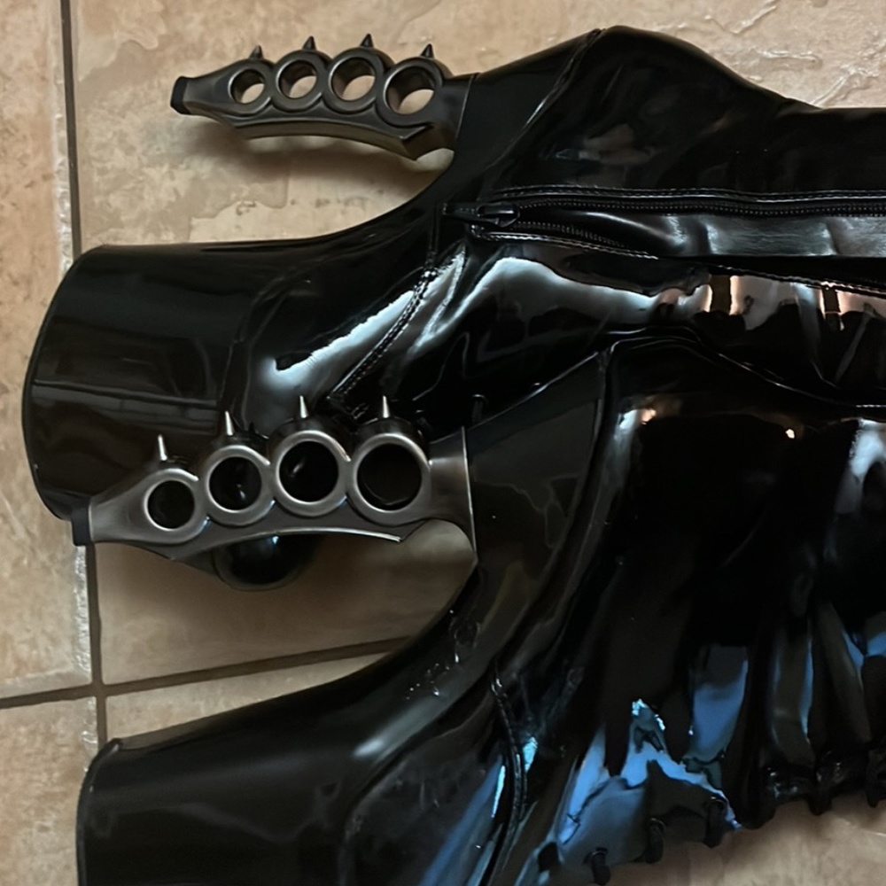 Black Pleaser boots